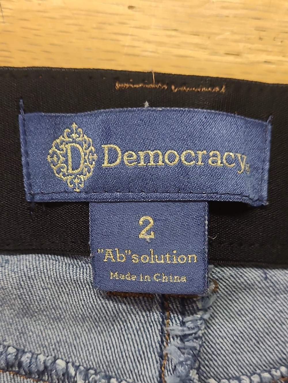 Democracy Ab Solution Bootcut Jeans Size 2 Medium Wash Stretch Denim - Picture 4 of 6